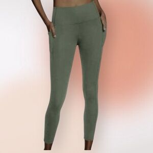 Skechers Cropped Sage Green GO WALK  Leggings Size S NWOT
